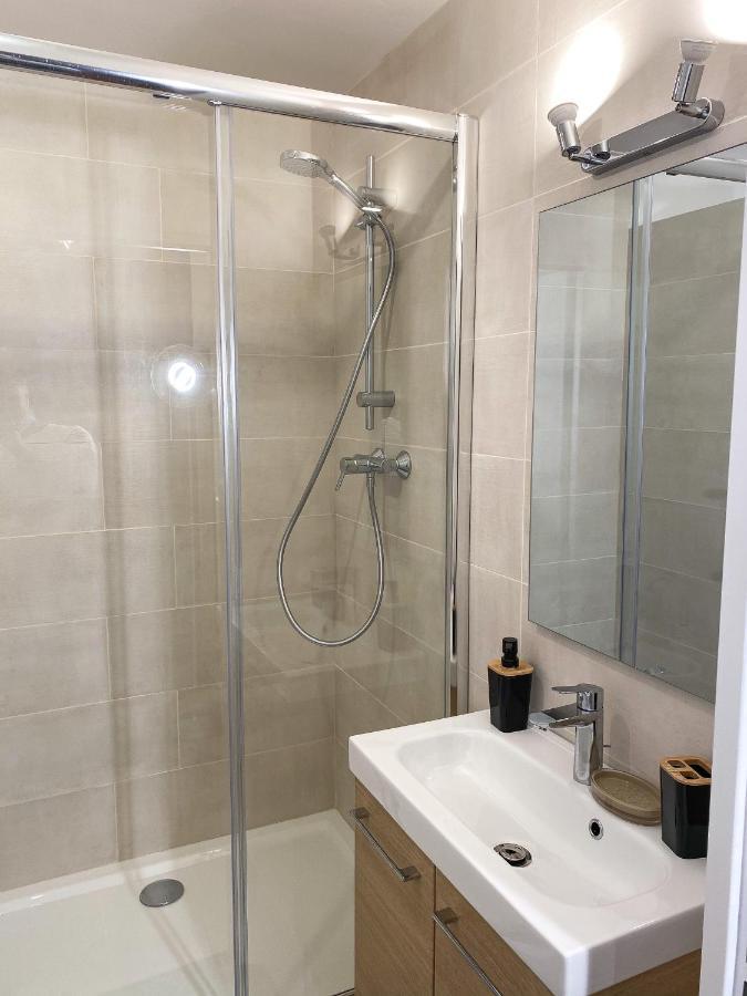 Luxueux Appartement Evry Centre - Parking - Rer A 10 Min Courcouronnes Екстериор снимка